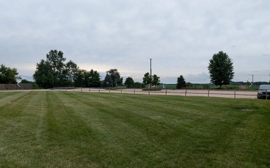 800-A N Main St, Elburn, IL for sale - Primary Photo - Image 1 of 3