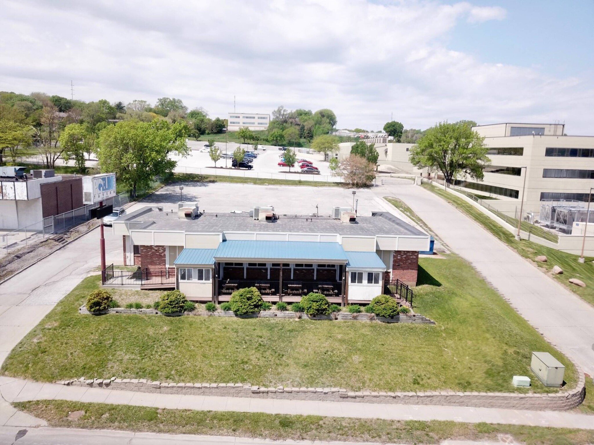 1300 S 72nd St, Omaha, NE for sale Building Photo- Image 1 of 1