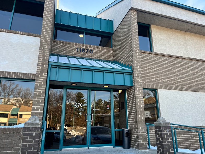 11870-11872 Sunrise Valley Dr, Reston, VA for lease - Building Photo - Image 1 of 7