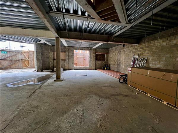 8-10 Church St N, Slough for lease - Interior Photo - Image 3 of 3