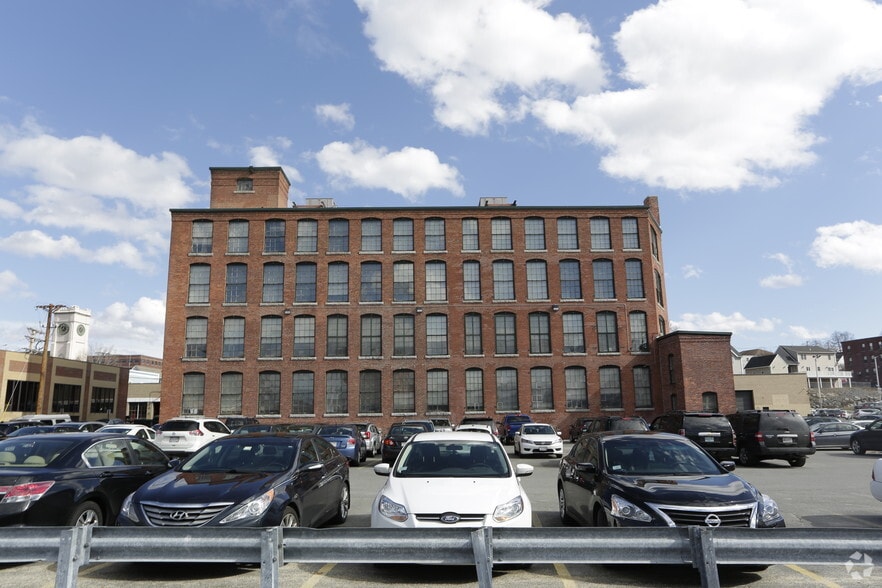 131 Davidson St, Lowell, MA for sale - Building Photo - Image 2 of 5