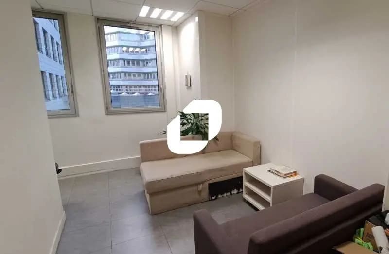 Office in Montreuil for sale - Interior Photo - Image 2 of 9