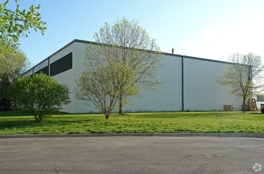 998 Berwood Ave, Vadnais Heights, MN for lease - Building Photo - Image 3 of 3