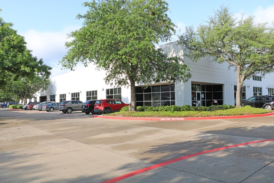 16650 Westgrove Dr, Addison, TX for lease - Building Photo - Image 1 of 21