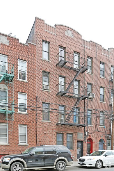 9921 43rd Ave, Corona, NY for sale - Primary Photo - Image 1 of 1