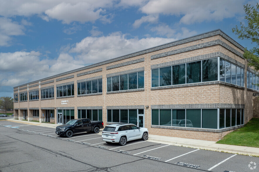 4437 Brookfield Corporate Dr, Chantilly, VA for sale - Building Photo - Image 1 of 18