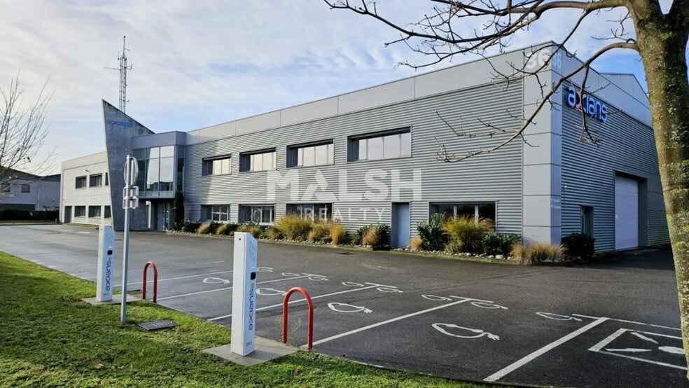 Office in Décines-Charpieu for lease - Building Photo - Image 1 of 38