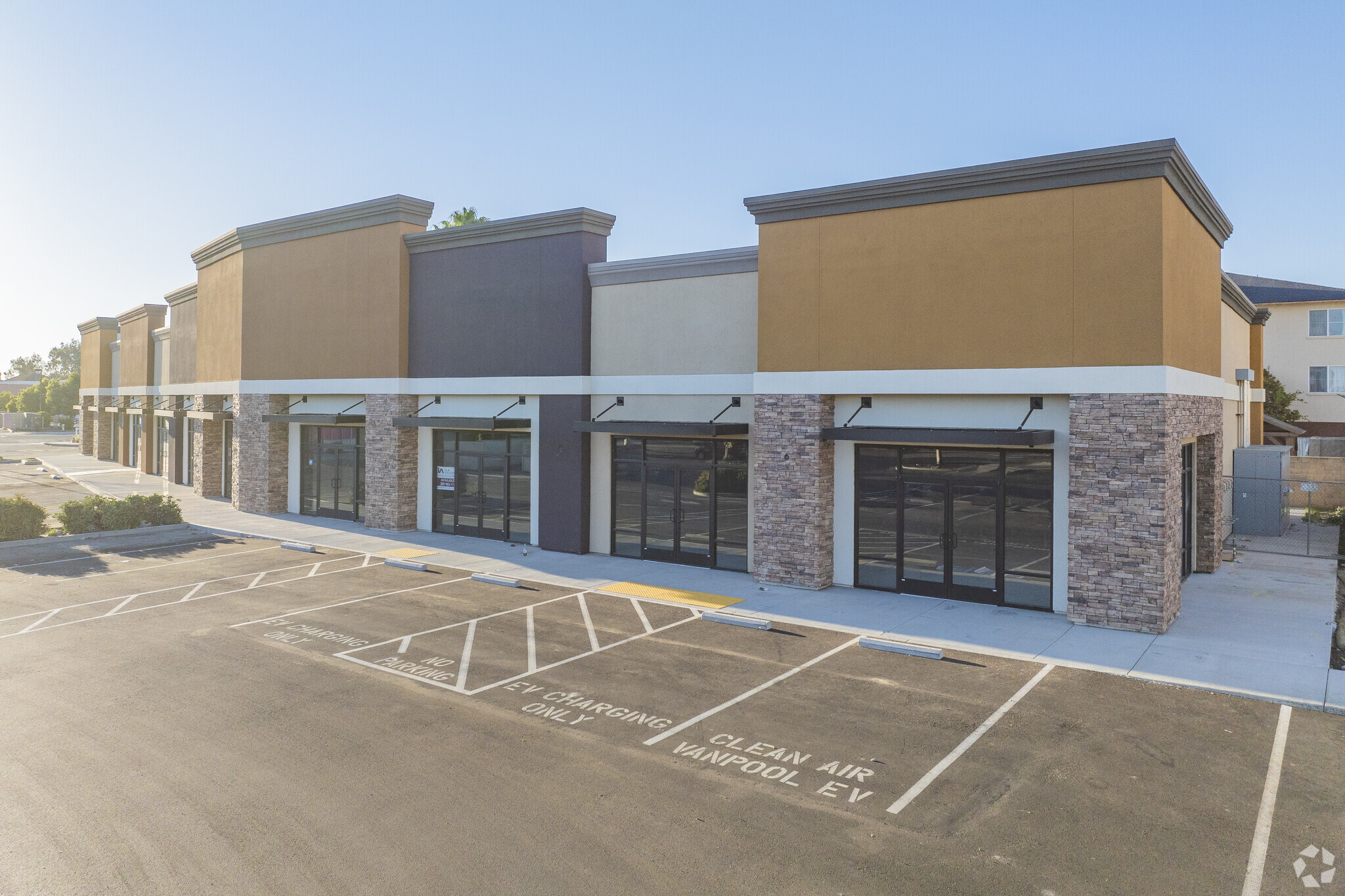 165 Commerce Ave, Manteca, CA for lease Building Photo- Image 1 of 14