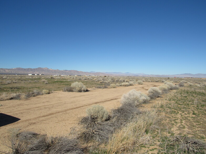 216-093-07-00-2 Orville Wright Ct, California City, CA for sale - Primary Photo - Image 1 of 6