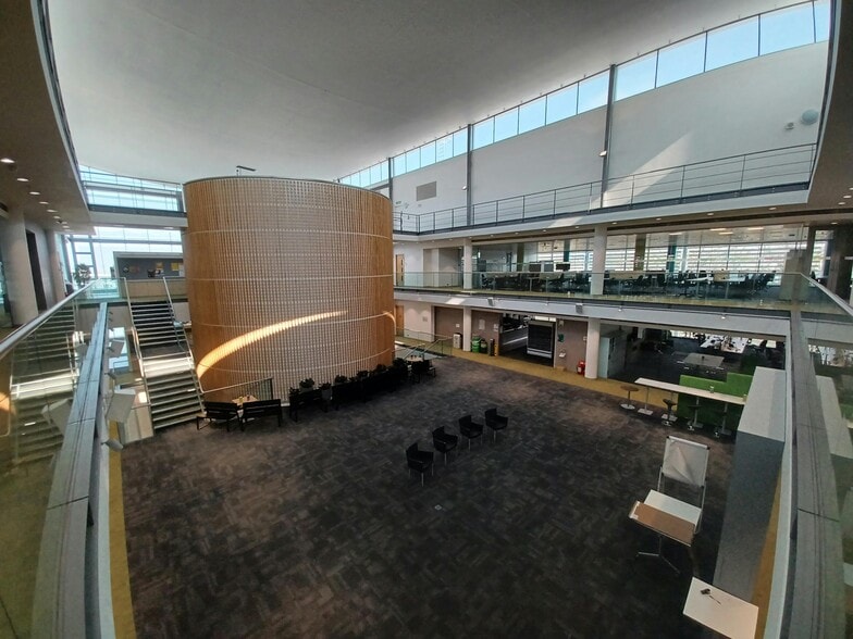 Doncastle Rd, Bracknell for lease - Interior Photo - Image 3 of 8