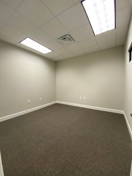 6110 Sienna Ranch Rd, Missouri City, TX for sale - Interior Photo - Image 2 of 8