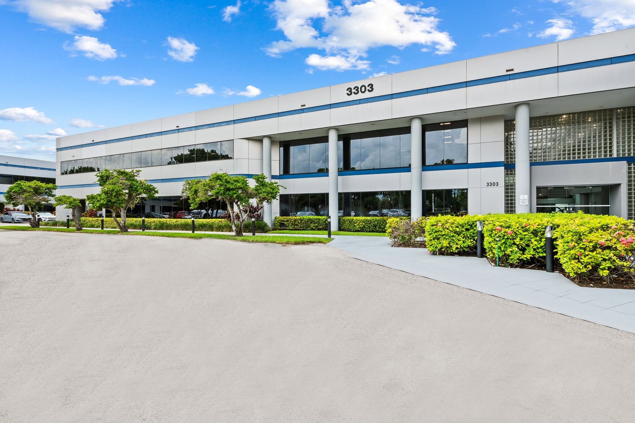 3313 W Commercial Blvd, Fort Lauderdale, FL for lease Building Photo- Image 1 of 9