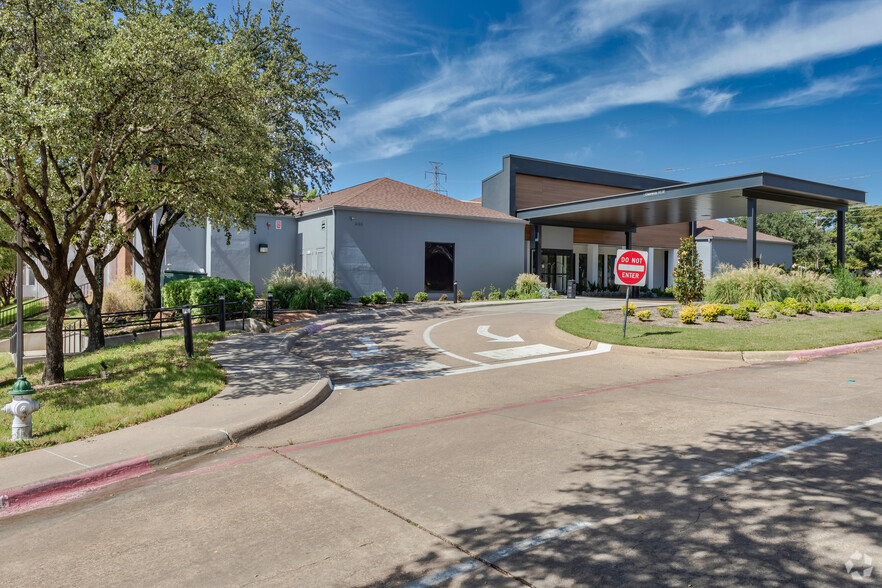 4165 Proton Dr, Addison, TX for sale - Building Photo - Image 2 of 12