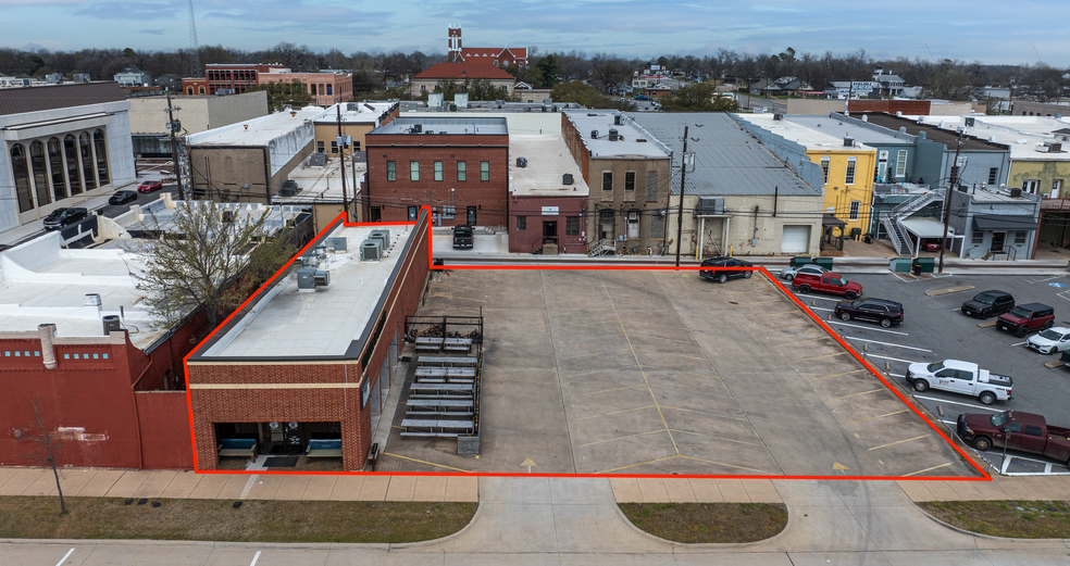 227 W Chestnut St, Denison, TX for sale - Building Photo - Image 2 of 34