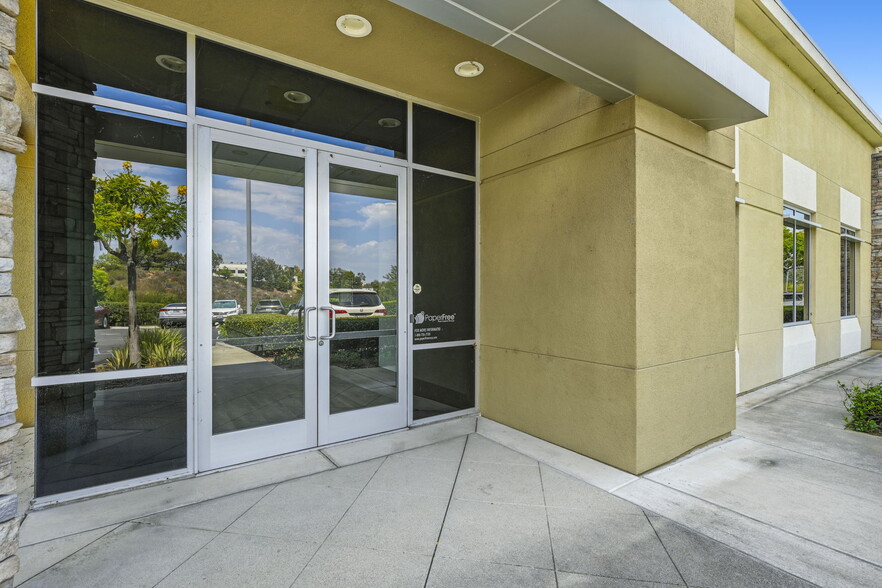 3164 Lionshead Ave, Carlsbad, CA for sale - Building Photo - Image 3 of 33