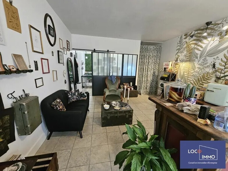 Retail in Bordeaux for lease - Interior Photo - Image 3 of 5