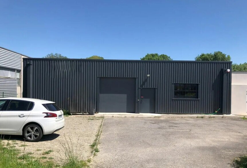 Flex in Aussonne for lease - Building Photo - Image 3 of 25