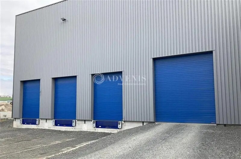 Industrial in Naveil for lease - Building Photo - Image 2 of 7