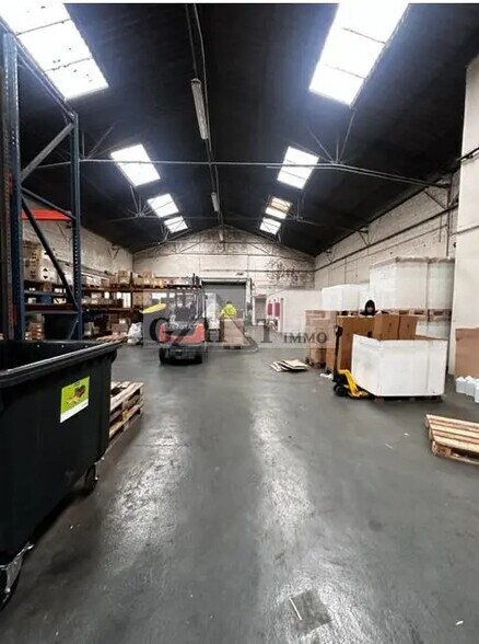 Industrial in Brie-Comte-Robert for sale - Interior Photo - Image 3 of 7