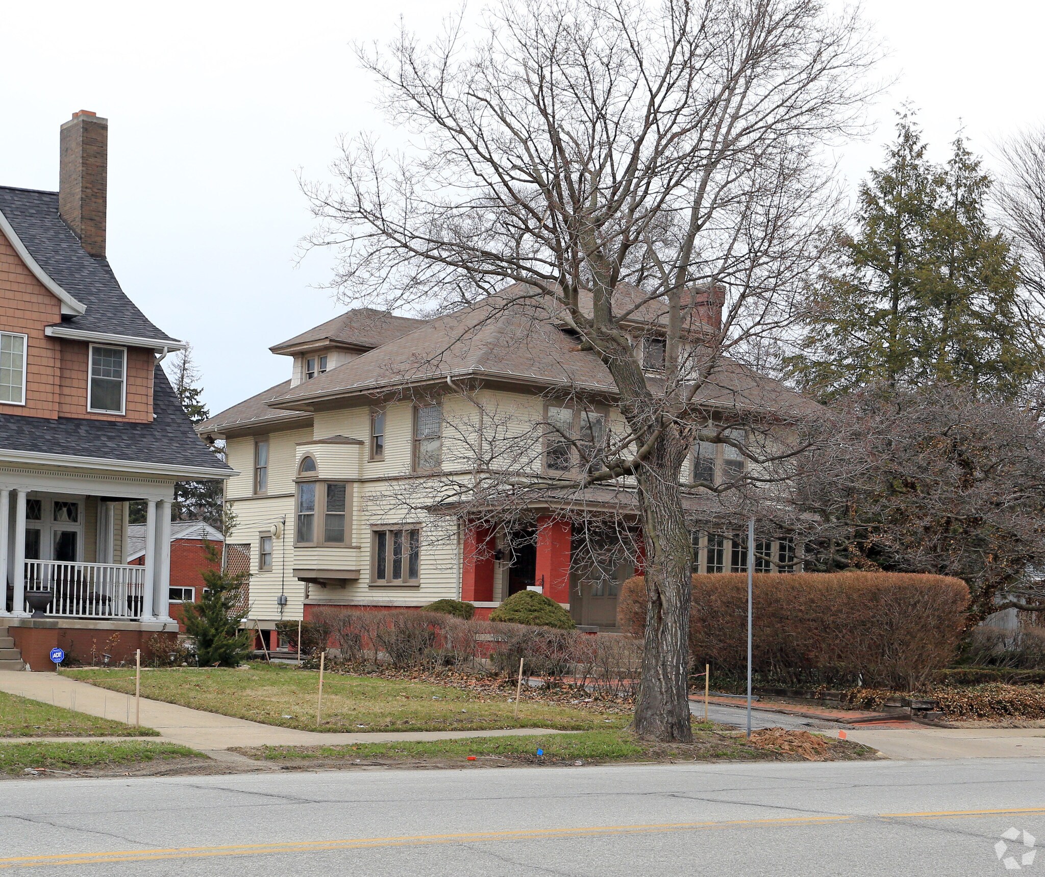 1017 E Jefferson Blvd, South Bend, IN for sale Primary Photo- Image 1 of 1