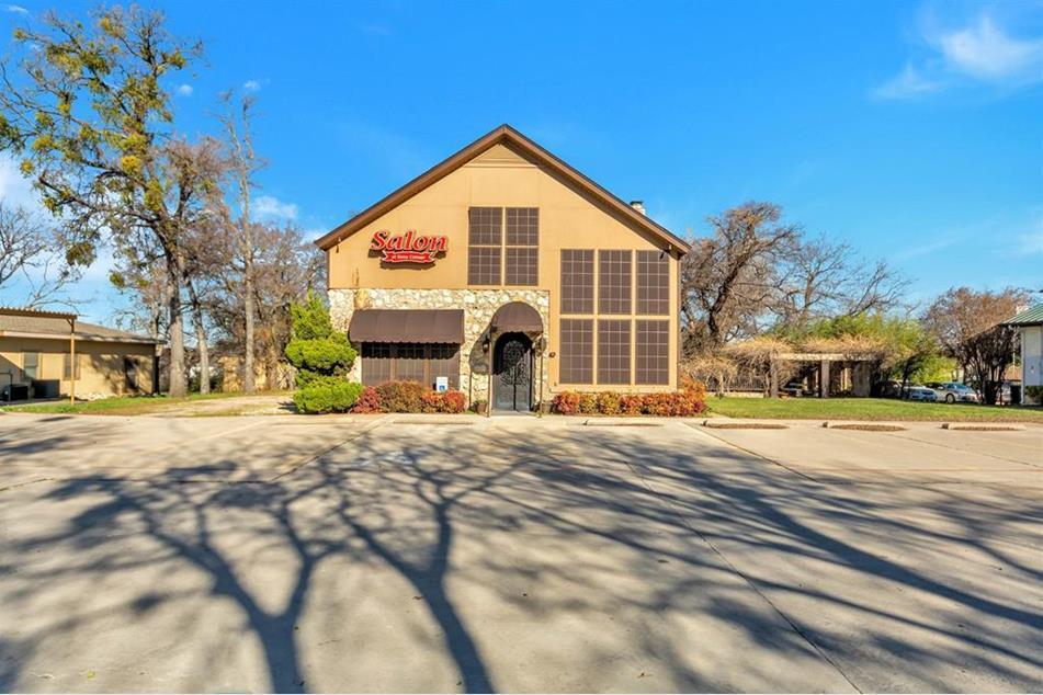 6712 Azle Ave, Lake Worth, TX for sale Primary Photo- Image 1 of 1