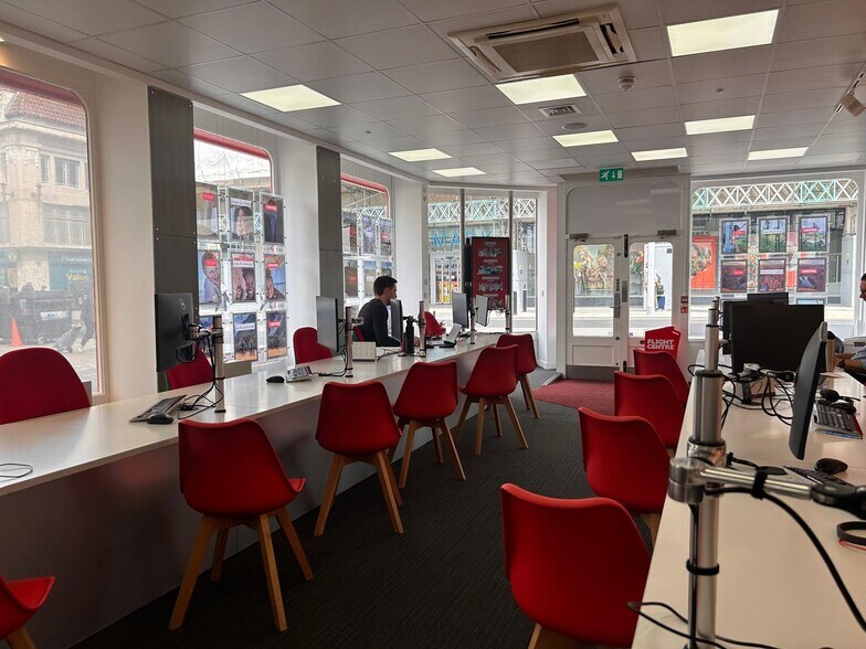 55 Western Rd, Brighton for lease - Building Photo - Image 3 of 10