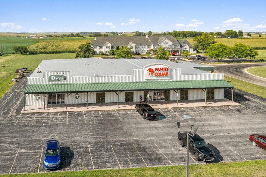 720 N Hudson St, Stockton, IL for lease - Building Photo - Image 1 of 2