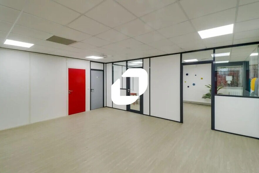Flex in Villiers-sur-Marne for lease - Interior Photo - Image 3 of 10