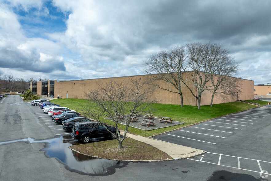 11 Vreeland Rd, Florham Park, NJ for lease - Building Photo - Image 3 of 7