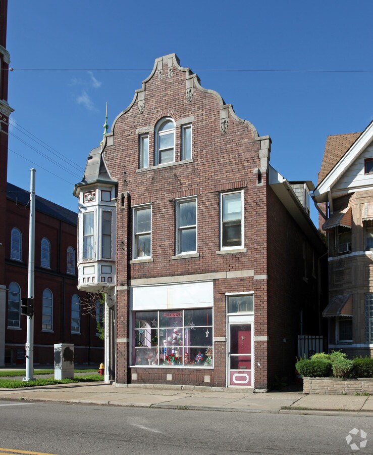 3301 Junction St, Detroit, MI 48210