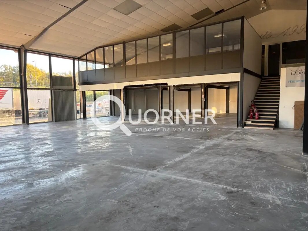 Retail in Fréjus for lease Interior Photo- Image 1 of 6