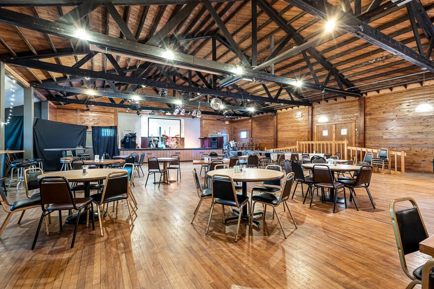 N7454 Summit Rd, Plymouth, WI for sale - Building Photo - Image 3 of 46