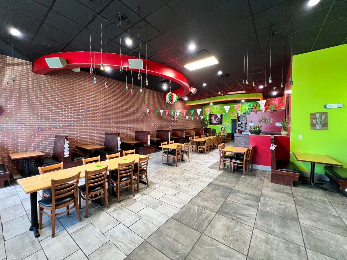 8928 Us-70 Hwy W, Clayton, NC 27520 - Unit 500 - - Interior Photo - Image 1 of 6