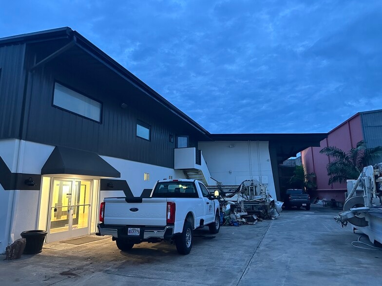 874 Alua St, Wailuku, HI for lease - Building Photo - Image 2 of 18