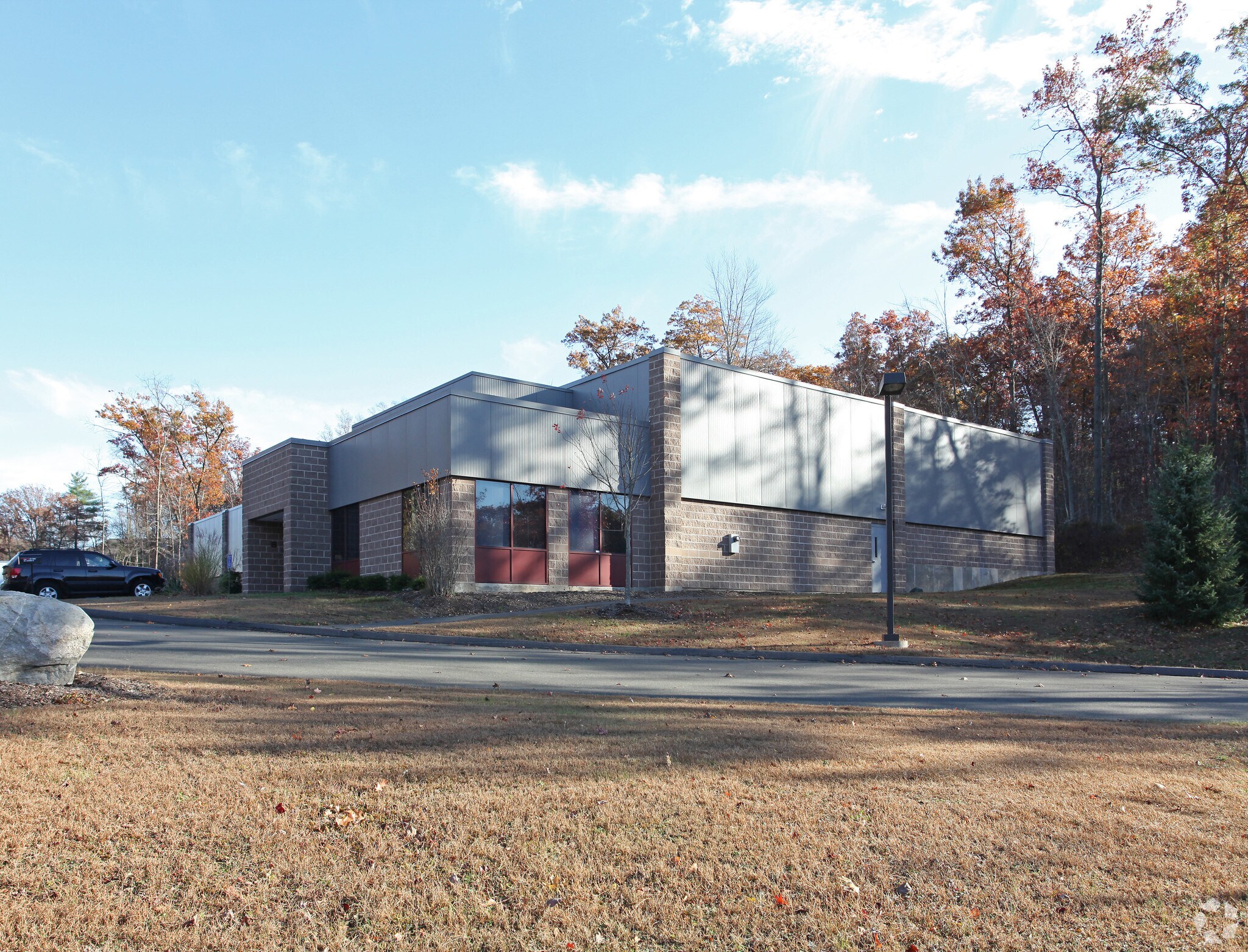 150 Commerce Dr, Canton, CT for sale Primary Photo- Image 1 of 1