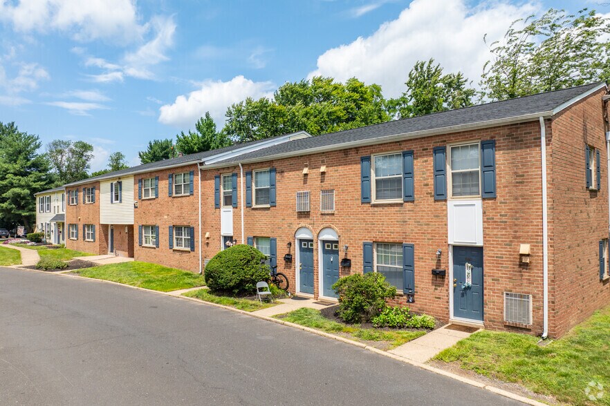 9071 Mill Creek Rd, Levittown, PA for sale - Primary Photo - Image 1 of 1