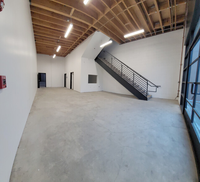 1417 15th, Los Angeles, CA for lease - Interior Photo - Image 3 of 7