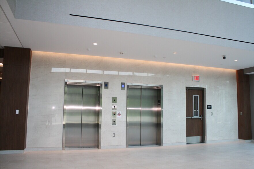 1405 E South Blvd, Rochester Hills, MI for lease - Interior Photo - Image 3 of 7