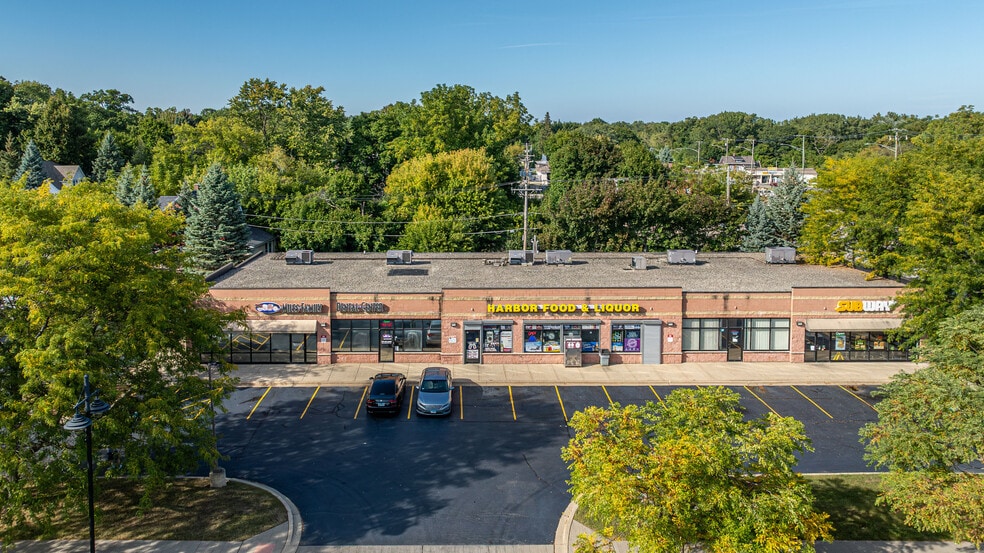 644 Sheridan Rd, Winthrop Harbor, IL for lease - Building Photo - Image 2 of 29