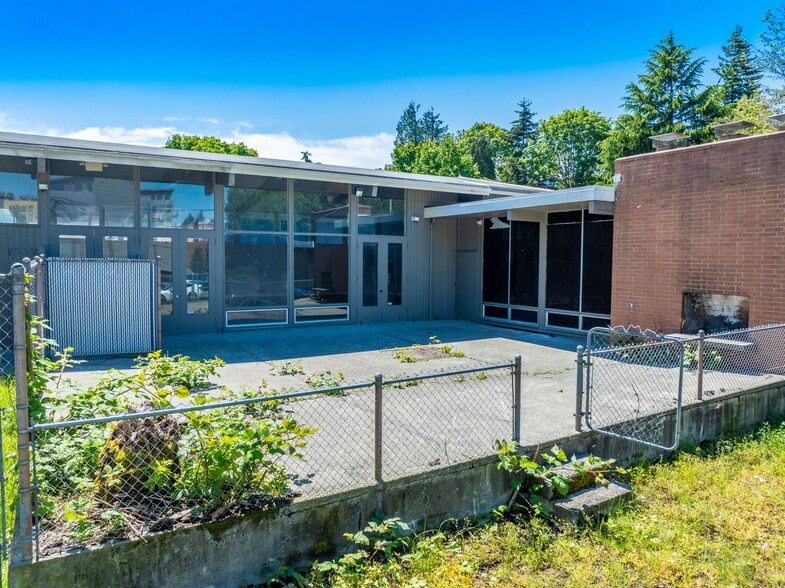 4800 40th Ave SW, Seattle, WA for sale - Building Photo - Image 2 of 6