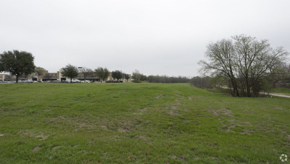 2039 Rufe Snow Dr, Keller, TX for lease - Primary Photo - Image 1 of 5