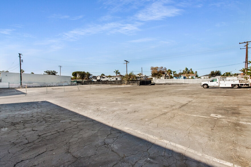 13265 Imperial Hwy, Whittier, CA for lease - Building Photo - Image 3 of 8