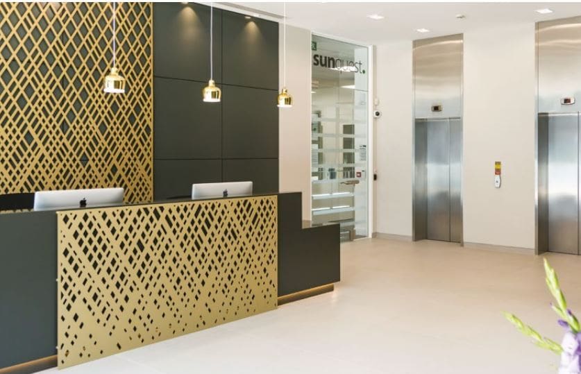 82 Oxford Rd, Uxbridge for lease - Interior Photo - Image 2 of 14