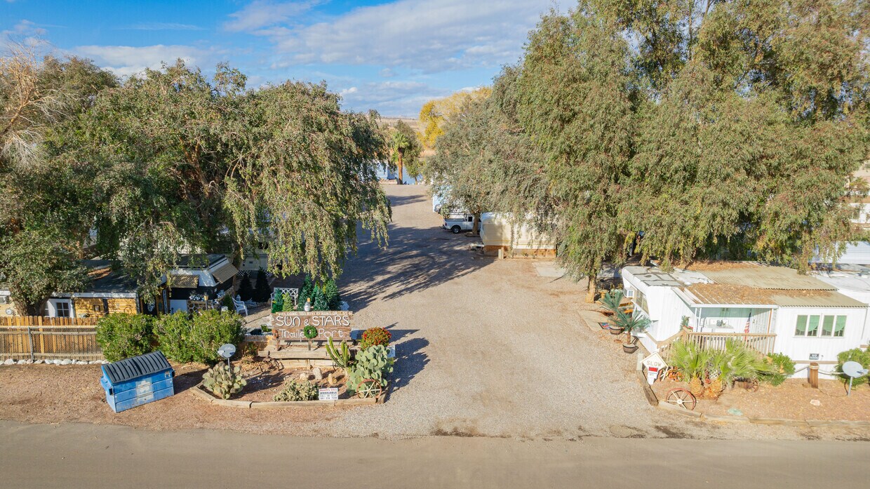 1151 Riverfront Dr, Bullhead City, AZ 86442 Sun & Stars Trailer Port