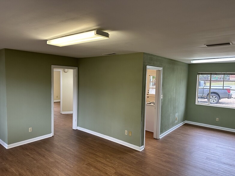 702 Baldwin Dr, Albany, GA for lease - Interior Photo - Image 2 of 9