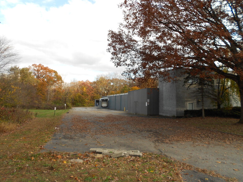 50 Toc Dr, Highland, NY for lease - Building Photo - Image 3 of 12