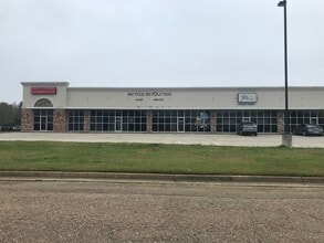 113 Dees Dr, Madison, MS for lease Building Photo- Image 1 of 4