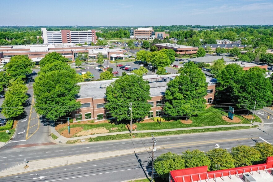 10620 Park Rd, Charlotte, NC for lease - Aerial - Image 3 of 3