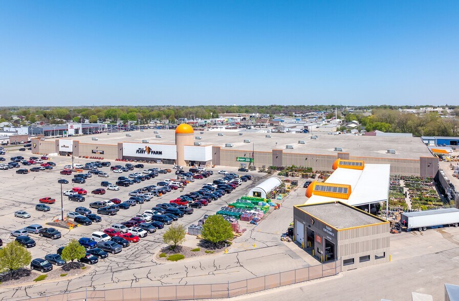 310 50th Ave W, Alexandria, MN for sale - Primary Photo - Image 1 of 3