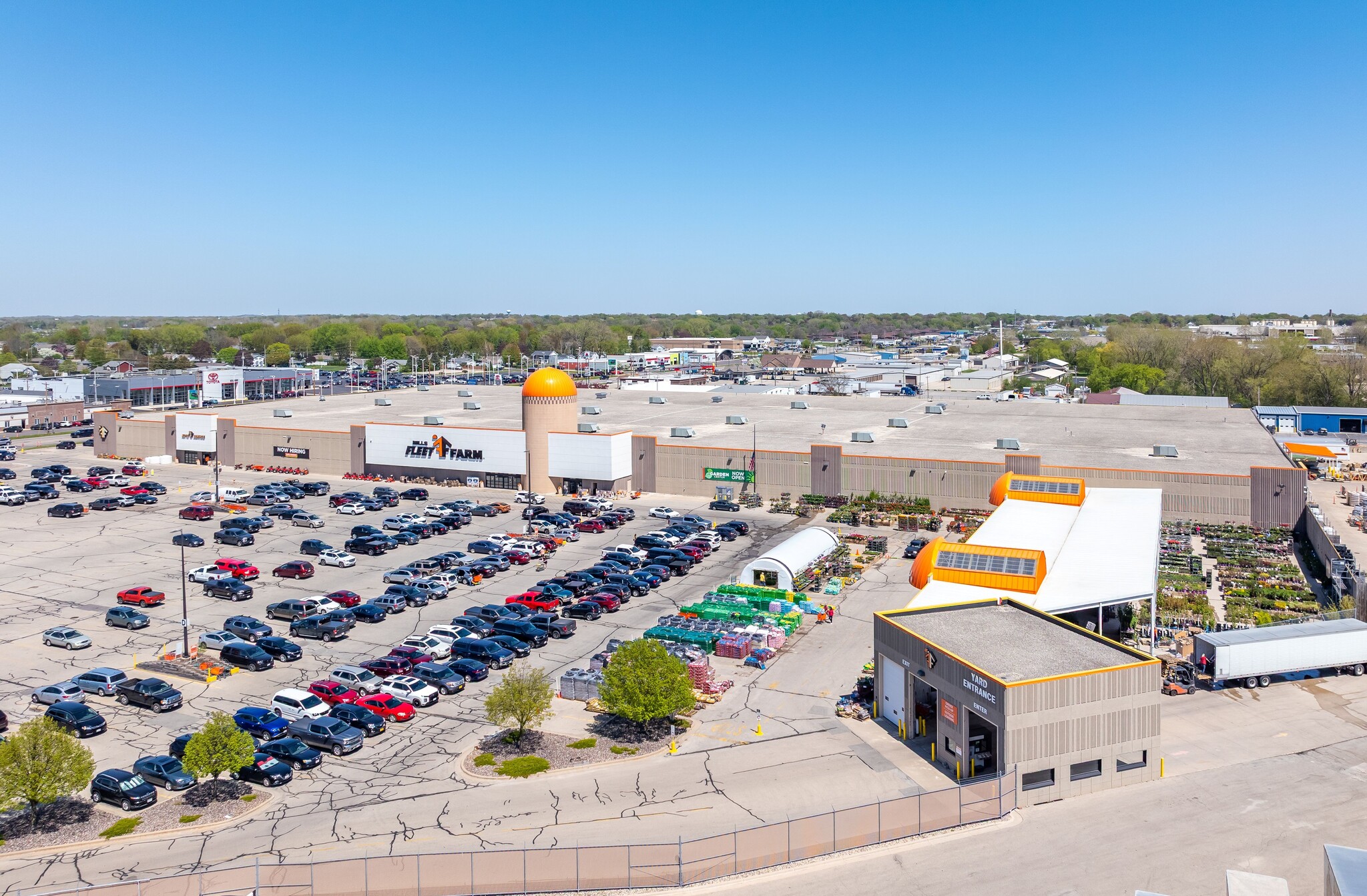 310 50th Ave W, Alexandria, MN for sale Primary Photo- Image 1 of 4